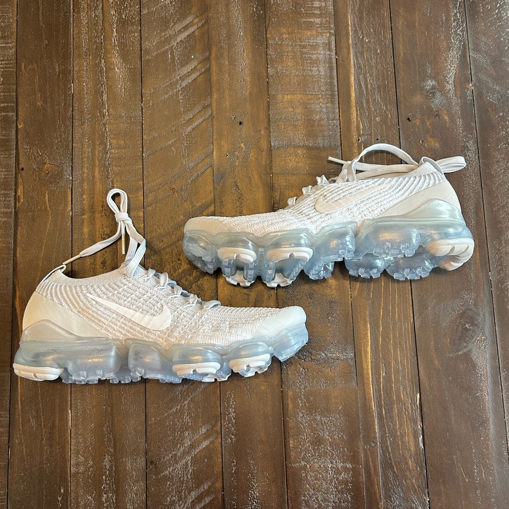 Nike Women’s Air Vapormax Flyknit 3 Size 10 Pure Platinum Sneaker